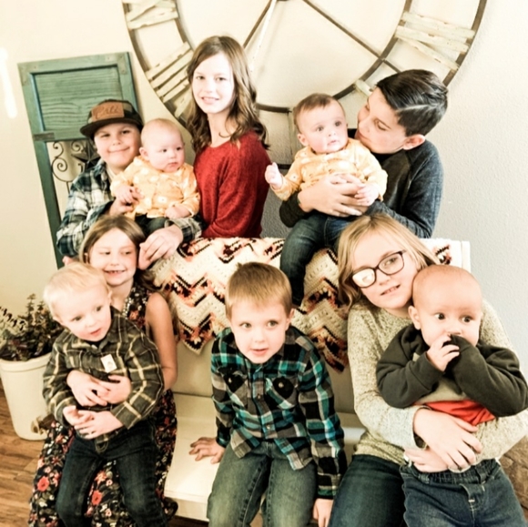 Meet your Posher, Lisa - Picture 1 of 3